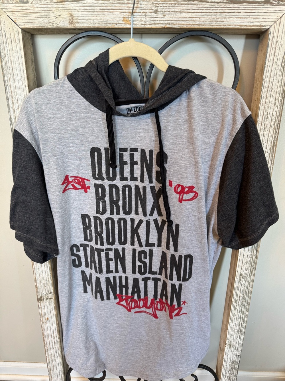 Zoo York Queens Bronx‎ Brooklyn Staten Island Manhattan Hooded T Shirt XL Gray